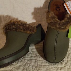 Brand New OLIVE Suede w Fur Trim "CROCS" Mules w Tags. SIZE 8M